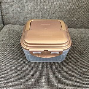 NEW IN BAG LocknLock 5 Cup Containers (Set of 2)